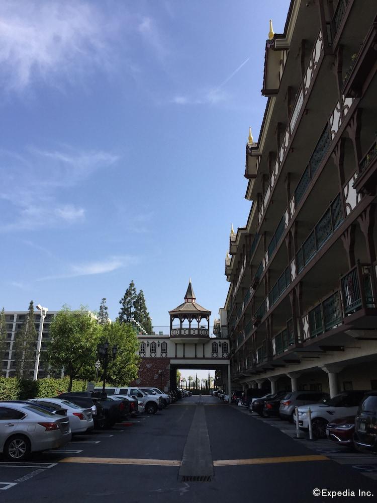Anaheim Camelot Inn & Suites Luaran gambar