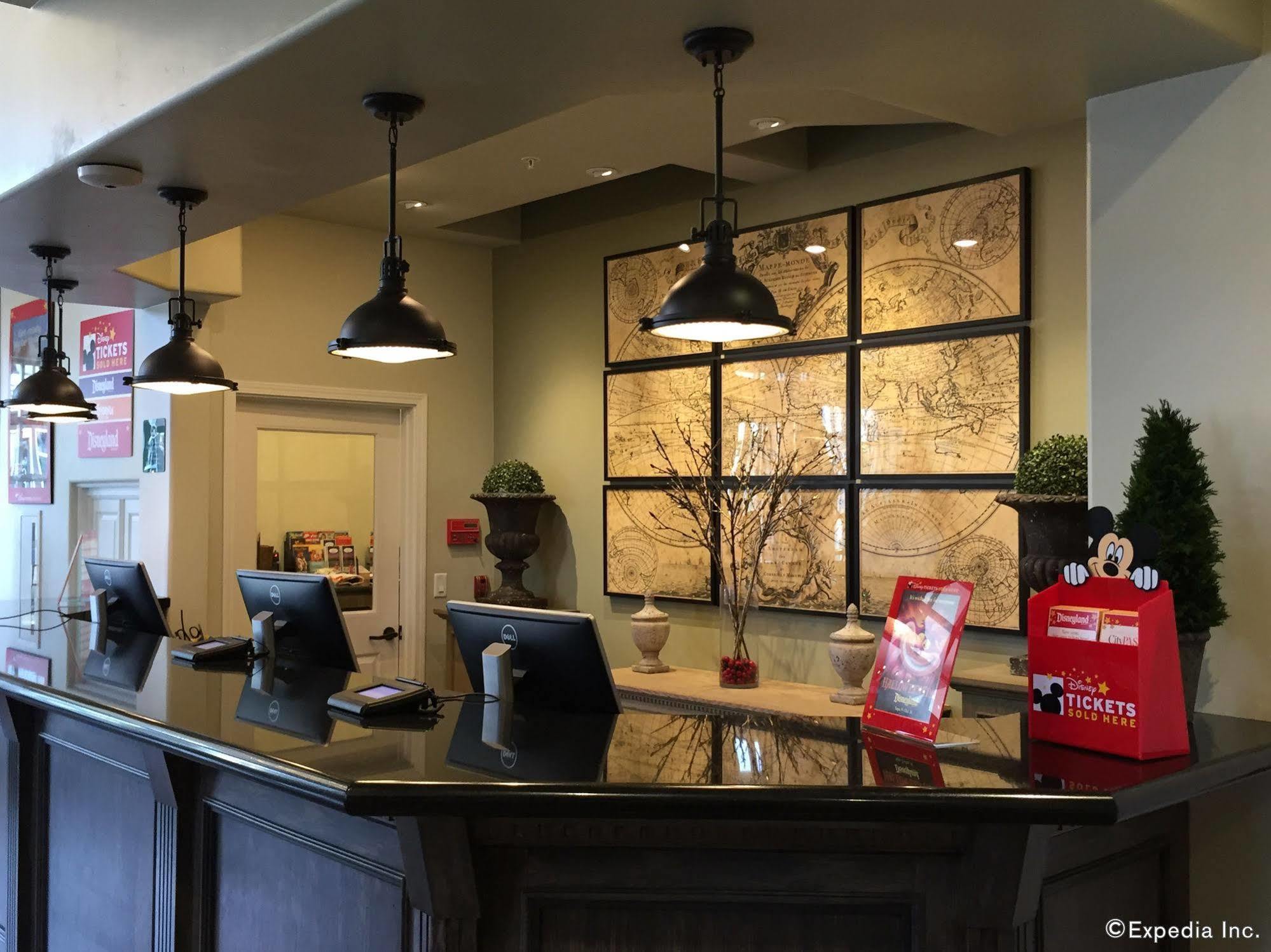Anaheim Camelot Inn & Suites Luaran gambar