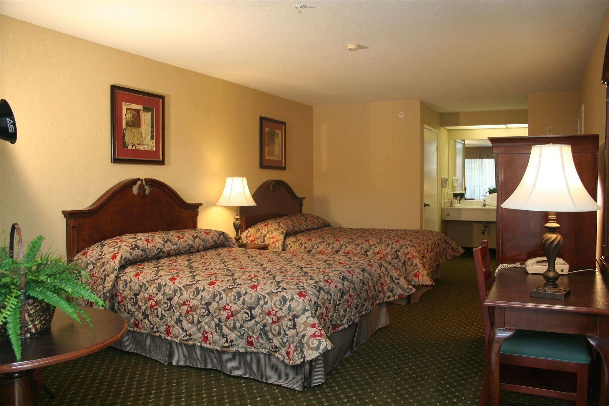 Anaheim Camelot Inn & Suites Bilik gambar