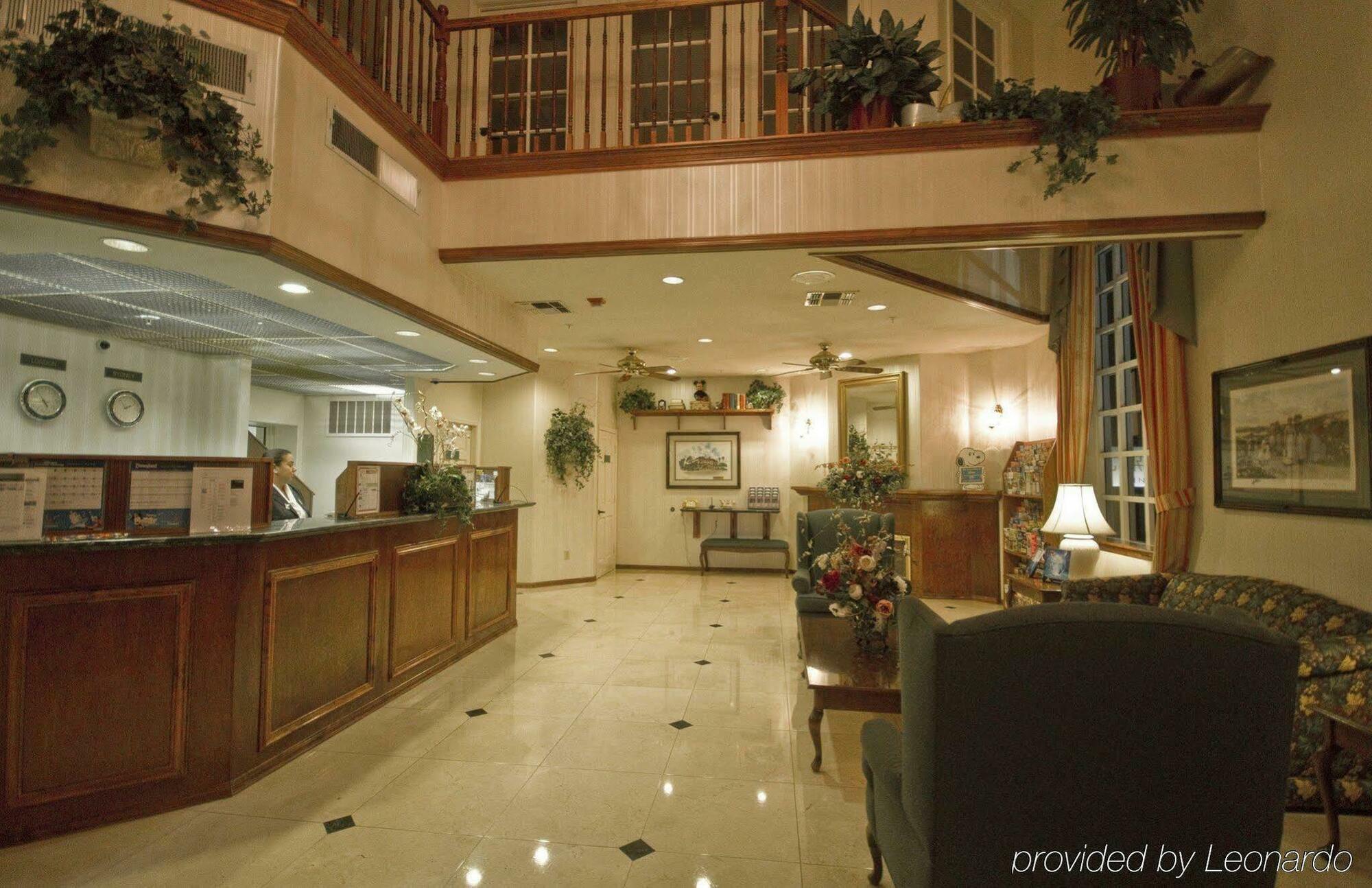 Anaheim Camelot Inn & Suites Dalaman gambar